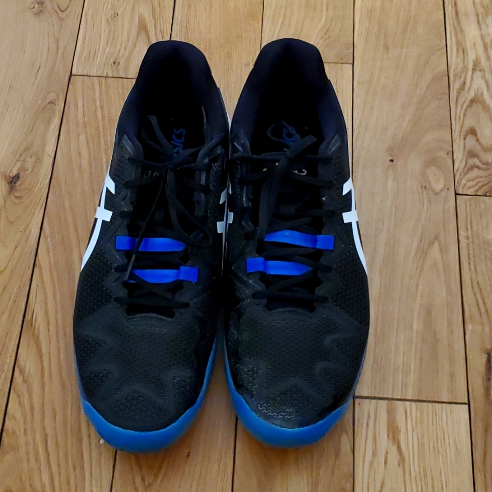 size 13 men Asics sneakers